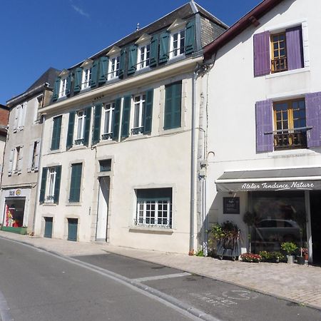 Studio De Charme Au Centre Ville Salies-de-Bearn Exterior photo